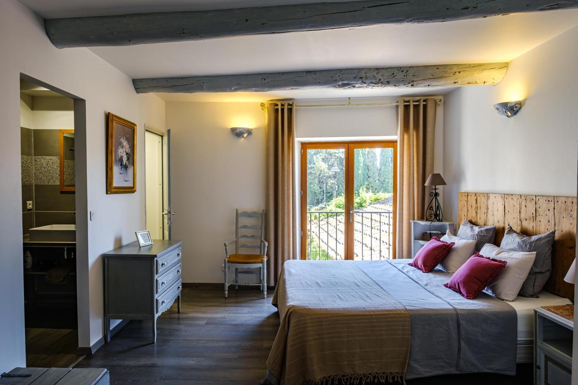 Mas D'Alaure B&B Verquieres Luaran gambar